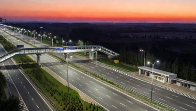 Загруженную трассу в Казахстане увеличат до восьми полос движения