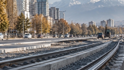 В Алматы начали укладывать первые рельсы линии LRT