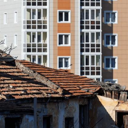На проблемы аварийного жилья и утилизации мусора в Алматинской области указал Токаев