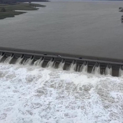 В Северо-Казахстанской области реконструируют защитную дамбу