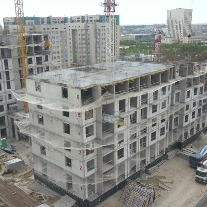 В Алматы и Нур-Султане предлагают снизить планы по строительству жилья