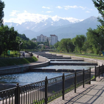 На шести магистральных улицах Алматы появятся пешеходные пространства