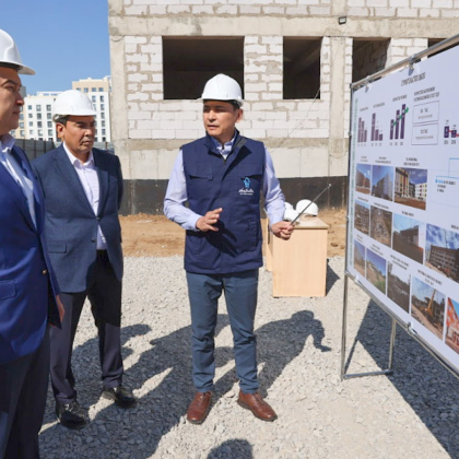 Алихан Смаилов осмотрел строительство новых производственных и социальных объектов в Нур-Султане