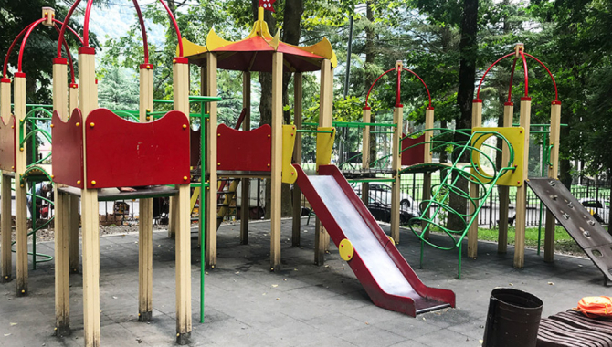 Проведен ремонт детских площадок в Степногорске