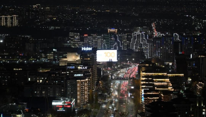 В Алматы обновляют городское освещение